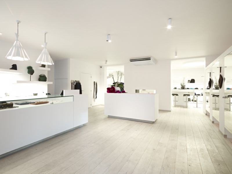 climatisation réversible plafonnier dans une boutique à La Teste de Buch